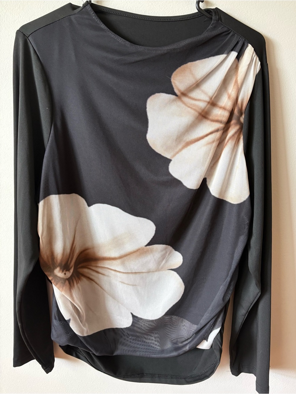 Black Floral Long-Sleeve Women's Top - Cream Flower Print 3XL